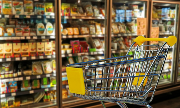 Supermercados ajustam horário após fim de funcionamento aos domingos