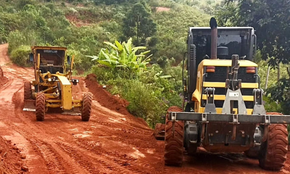 Prefeitura de Santa Teresa intensifica manutenção nas estradas do interior
