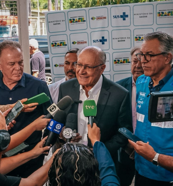 Alckmin e Padilha inauguram radioterapia em Colatina e entregam ambulâncias para municípios do ES