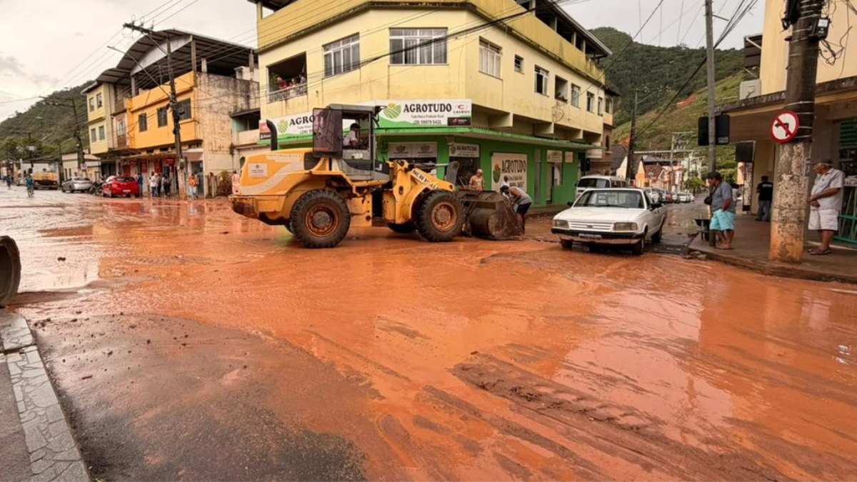 Chuva intensa provoca alagamentos e deixa famílias desalojadas em Muniz Freire